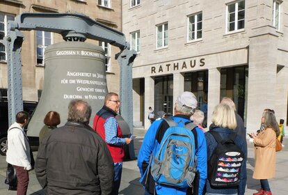 Sight Running: Station an der Glocke vor dem Rathaus